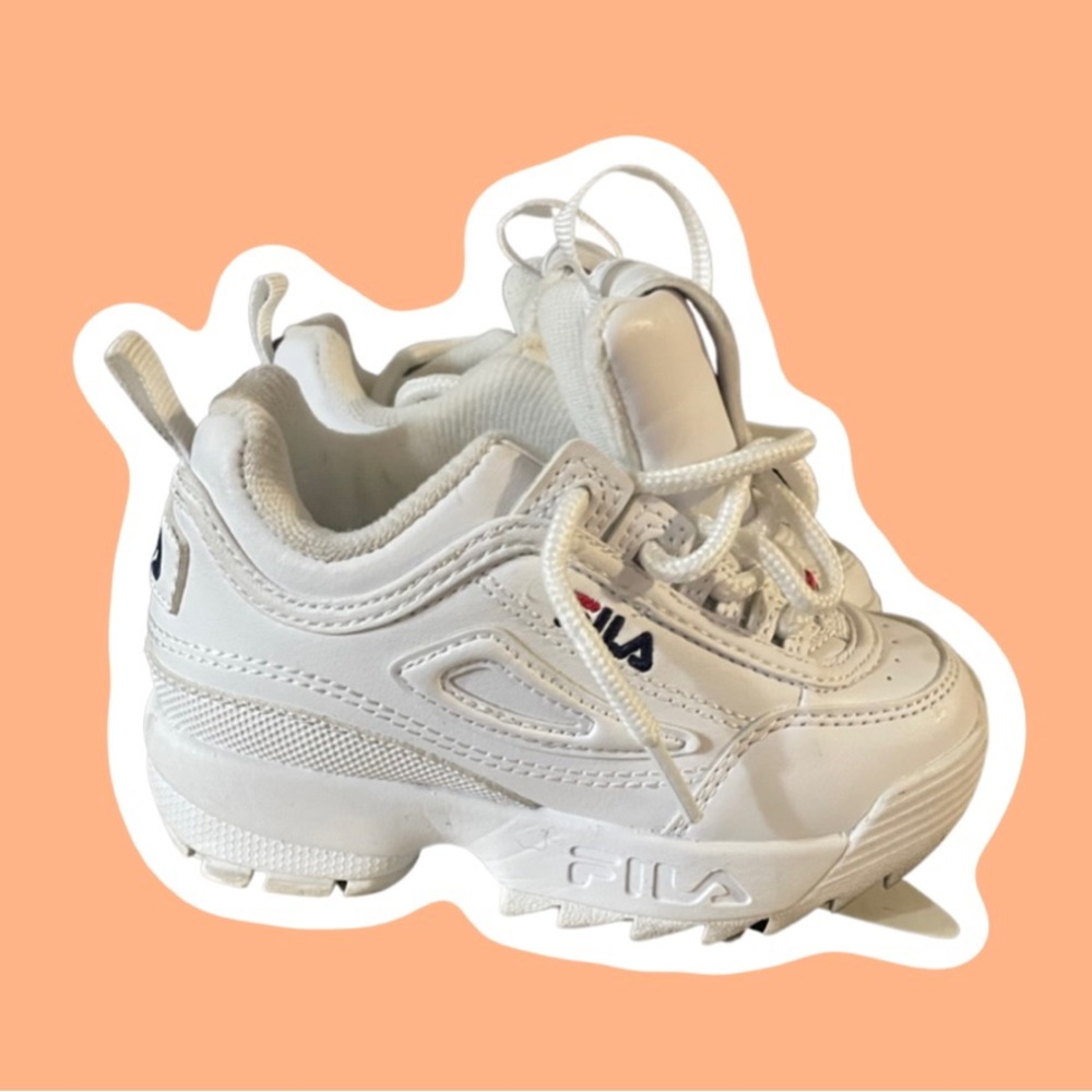 KIDS' TODDLER FILA DISRUPTOR 2. WHITE. TODDLER SIZE 8.